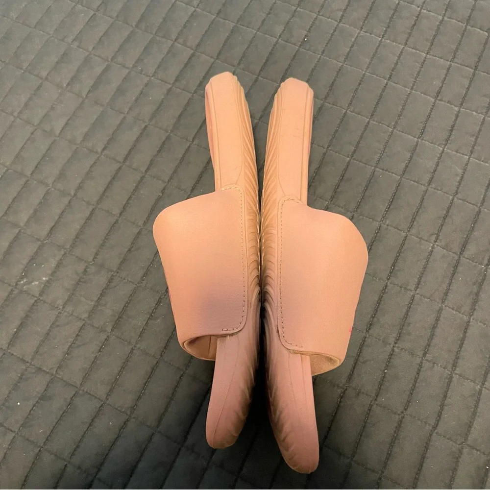 Under Armour Pink Slide Sandals. Women’s size 10. VGUC. Summer beach - Picture 9 of 10